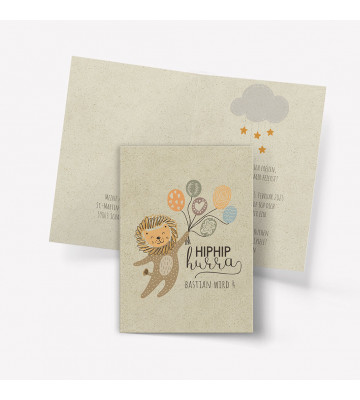 Kindergeburtstag Einladungkarte auf Graspapier mit einem fliegendem Löwe und Luftballons
